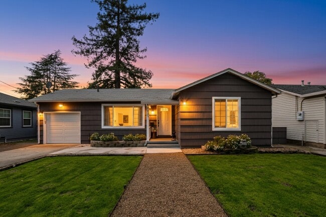 Building Photo - 2561 Pacific St