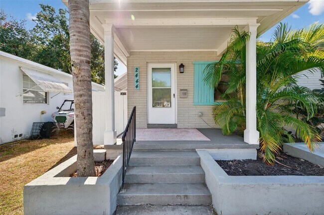 Building Photo - 2444 34th Ave N