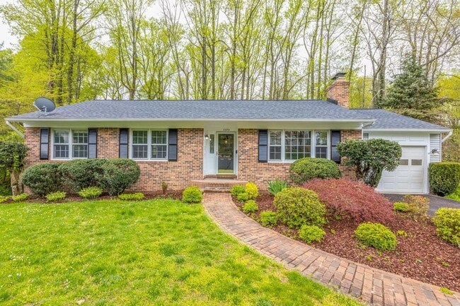Primary Photo - 3303 Spring Lake Ct