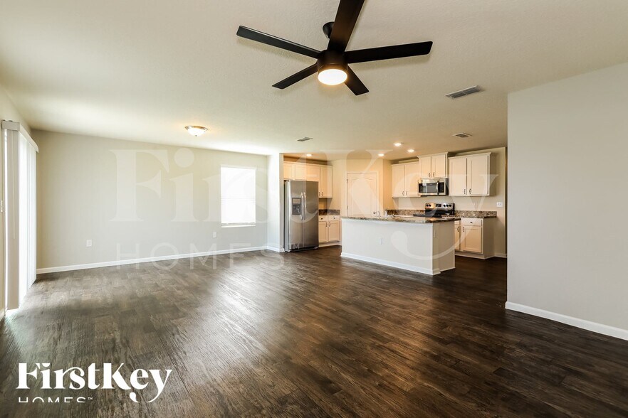 Building Photo - 6919 Sandle Dr