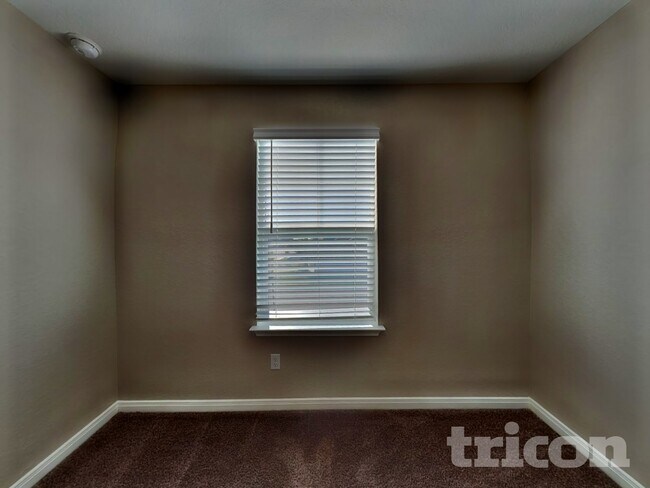 Building Photo - 13547 Emerson Wy