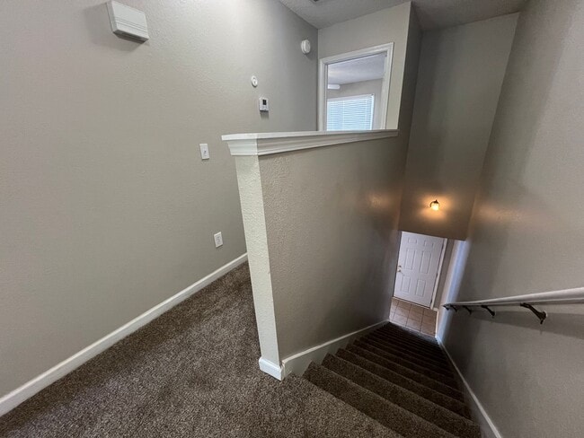 Building Photo - 552 Harper Ave