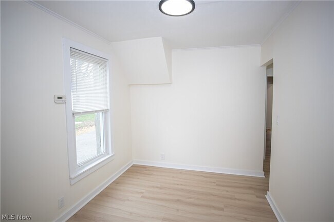 Building Photo - 112 Chestnut St