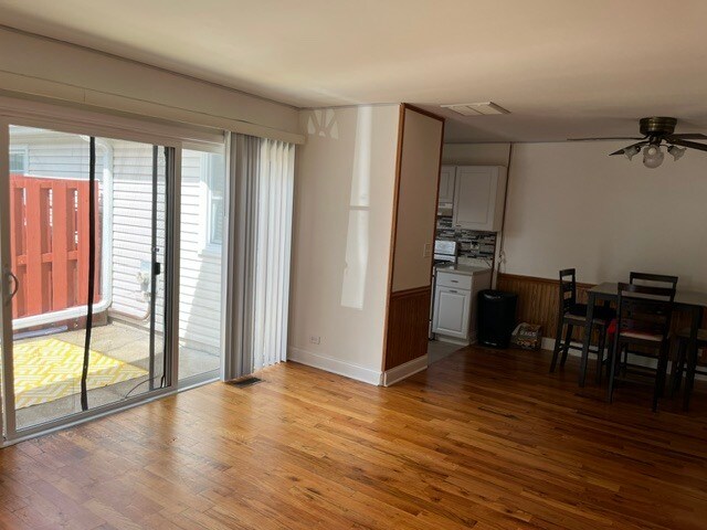 Building Photo - 1805 Jamestown Cir
