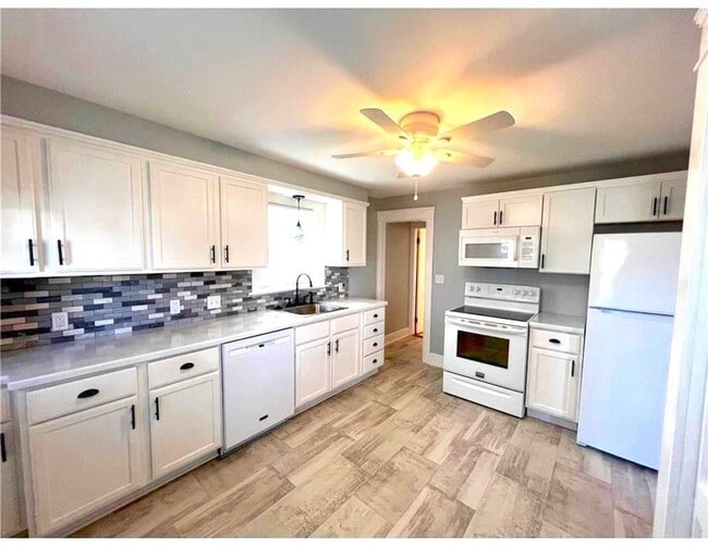 Building Photo - 348 Market St