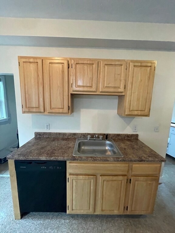 Building Photo - 16-18 Brackett St