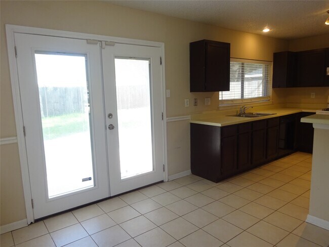 Building Photo - 9631 E Savile Cir