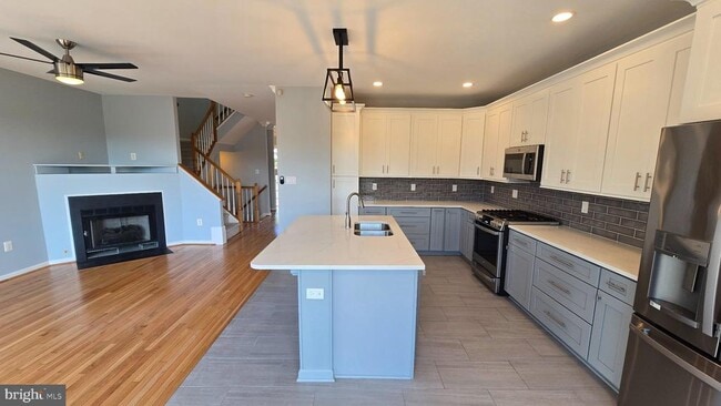 Building Photo - 43975 Lords Valley Terrace