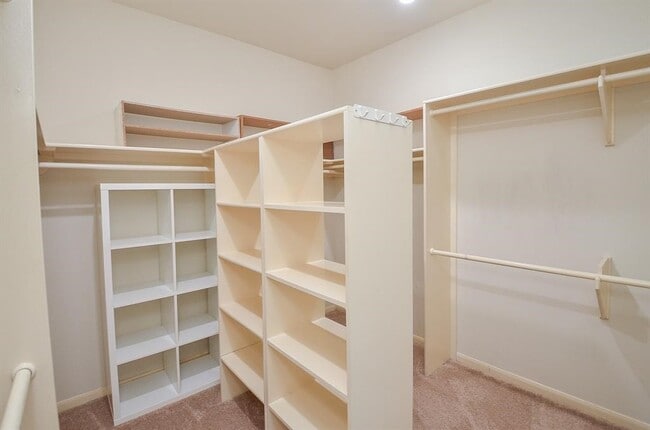 Building Photo - 16714 Colony Terrace Dr