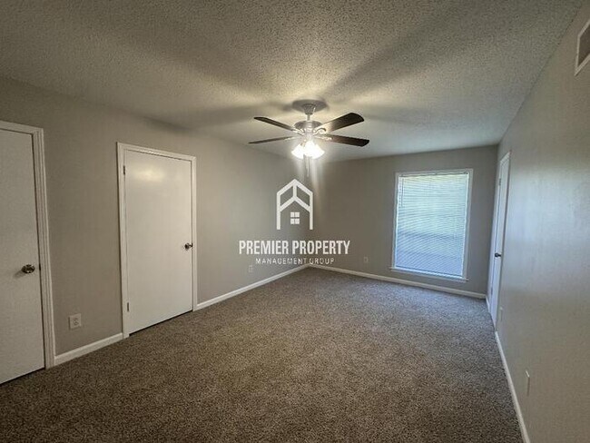 Building Photo - 7086 Hillshire Dr