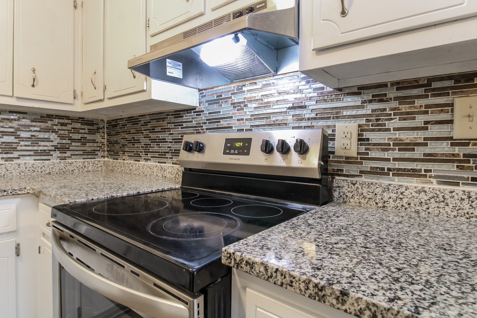 Building Photo - 3752 Fairington Dr