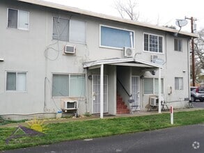 Building Photo - Cozy 1 Bed 1 Bath 700sqft Fourplex in Nort...