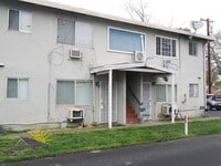 Building Photo - Cozy 1 Bed 1 Bath 700sqft Fourplex in Nort...
