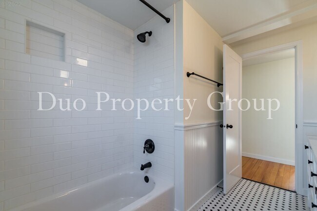 Building Photo - 8th Street