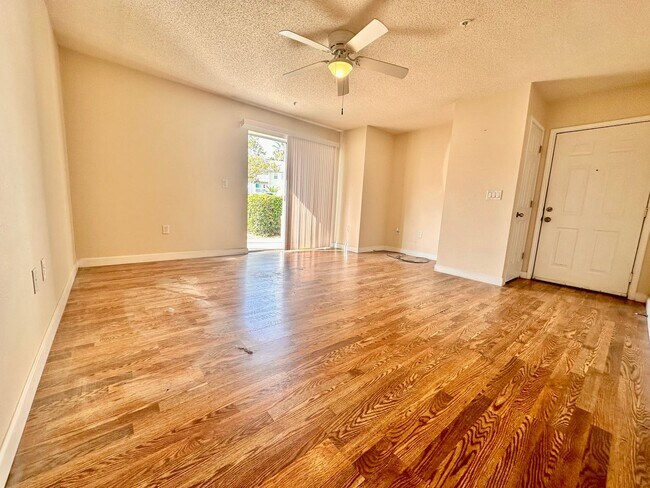Building Photo - **MOVE IN SPECIAL $200 OFF FIRST MONTH’S R...