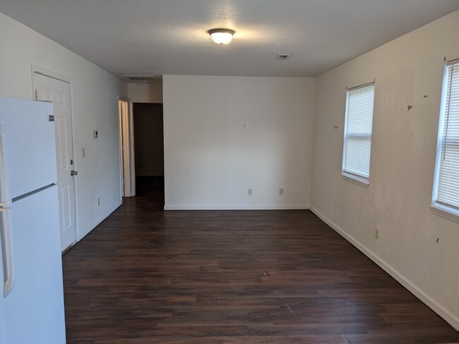 Building Photo - 1102 S Richmond Ave