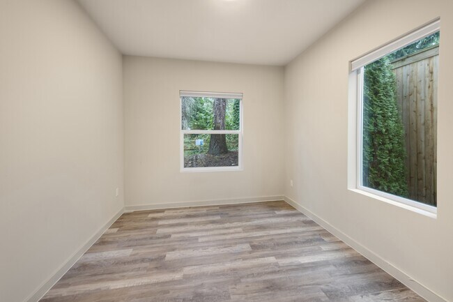Building Photo - 12106 78th Ct NE