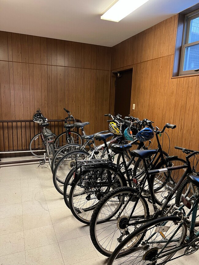 Building Photo - 838 Michigan Ave