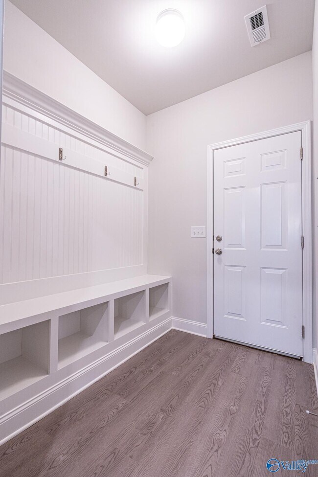 Building Photo - 176 Tybee Dr