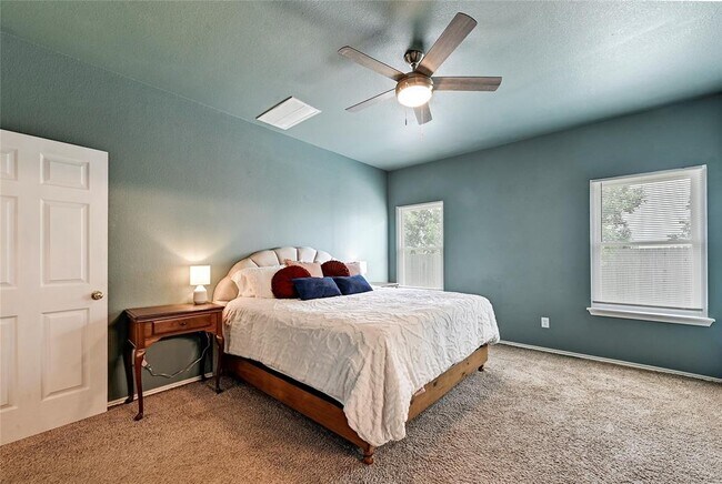 Building Photo - 808 N Creek Blvd