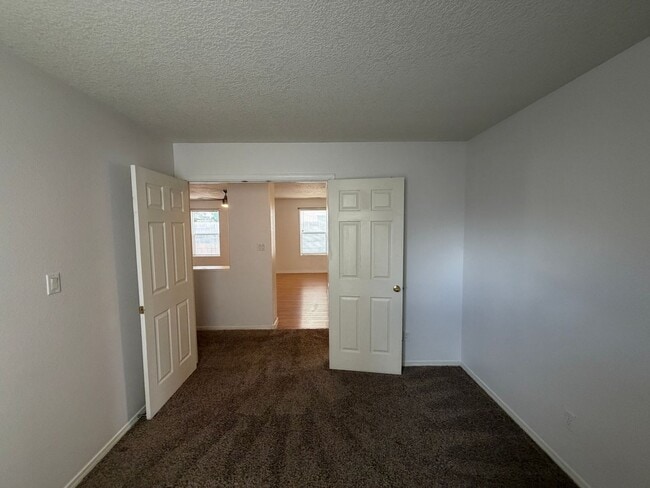 Building Photo - 3 Bedroom Single Story Available Near McMahon Blvd NW & Unser Blvd NW!