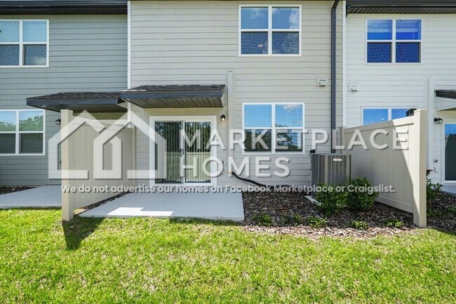 Building Photo - 11910 Sylvia St