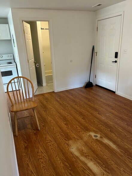 Building Photo - 26908 Plantation Rd