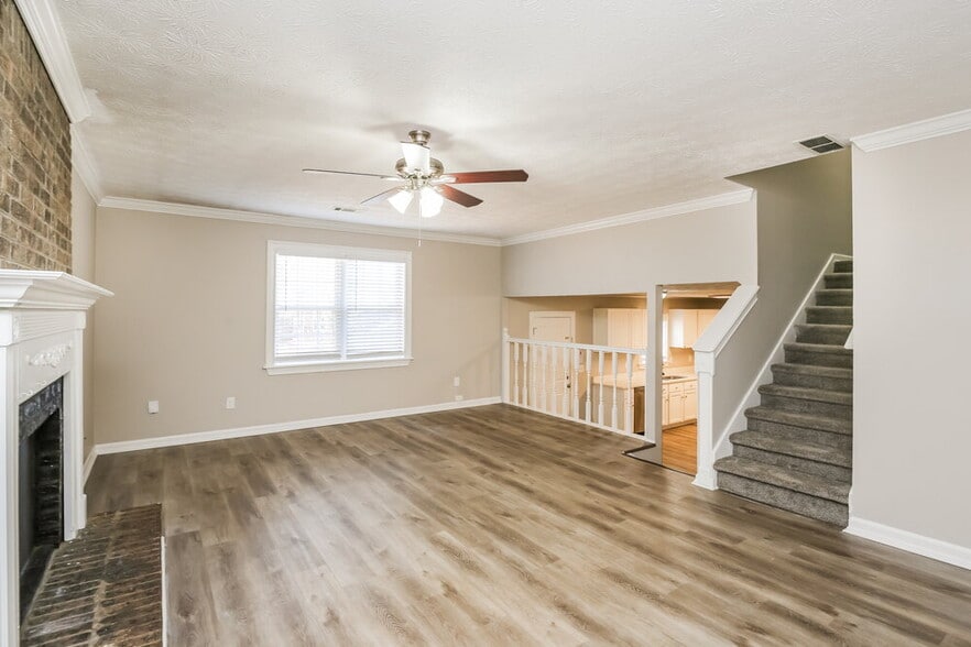 Building Photo - 1241 Owen Cir