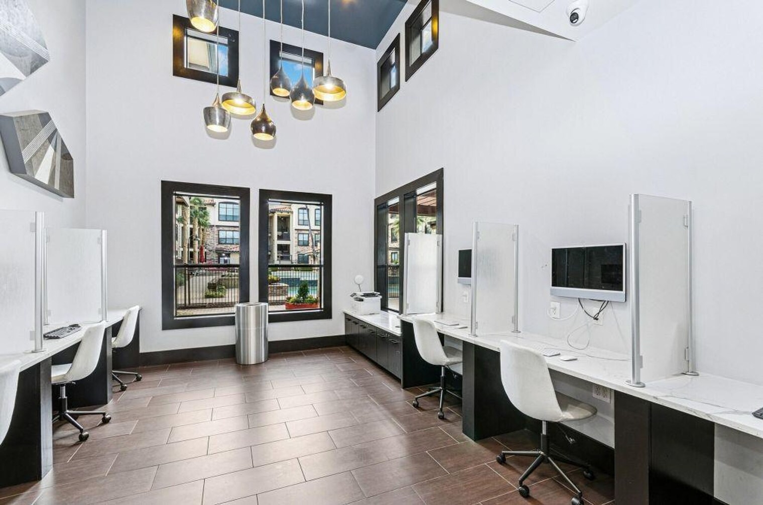 Building Photo - 6401 Escena Blvd