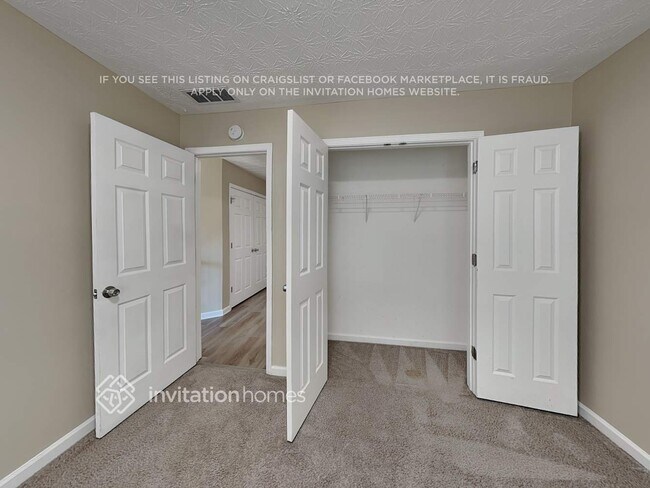 Building Photo - 110 Parkway Dr