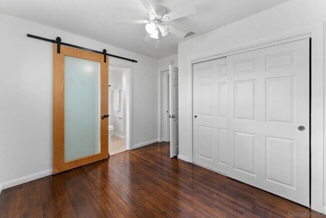 Building Photo - 8420-8424 Dallas St