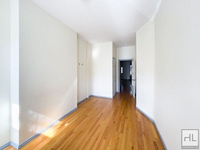 Building Photo - NORTH 9 STREET / Williamsburg / Spacious 1...