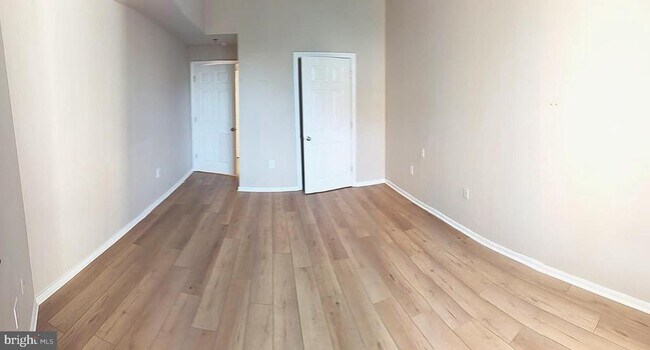 Building Photo - 1641 International Dr