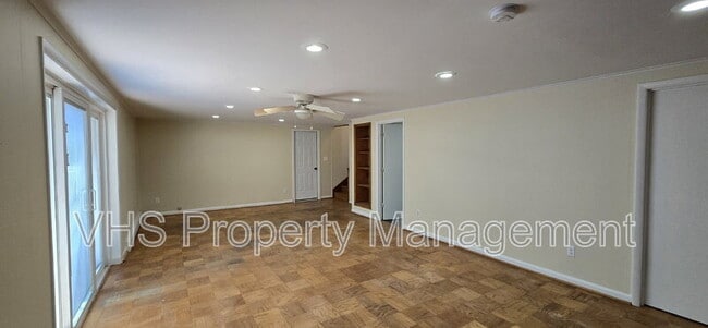Building Photo - 7297 Moss Ln