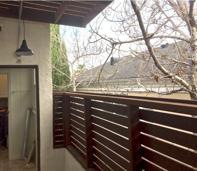 Building Photo - 1106 S Doheny Dr