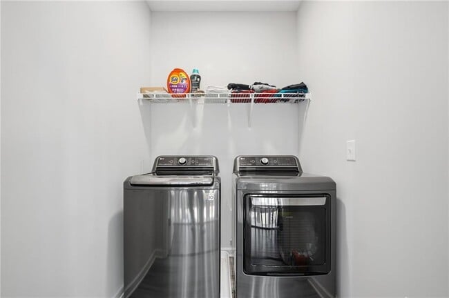 Building Photo - 4440 Kendall Pointe Dr