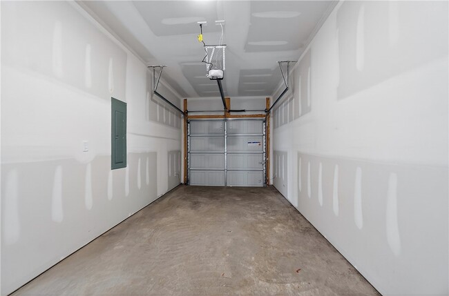 Building Photo - 6800 SW Dignity Ave