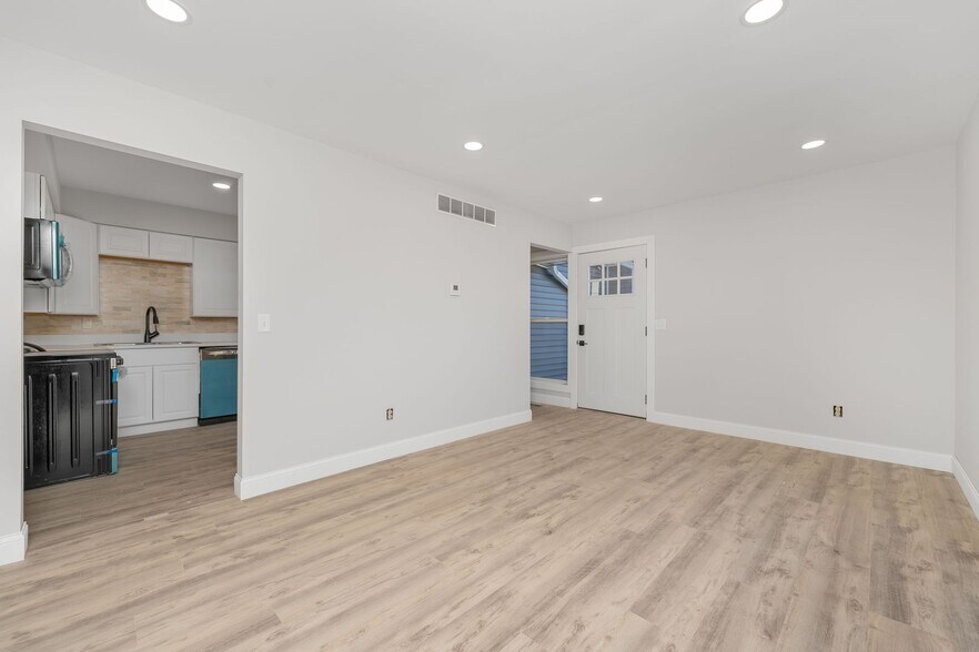 Building Photo - 7725 Timbercreek Ct