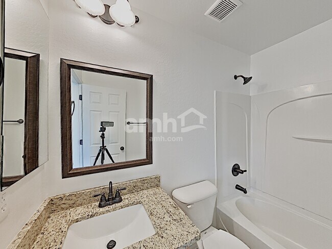 Building Photo - 14223 W Country Gables Dr