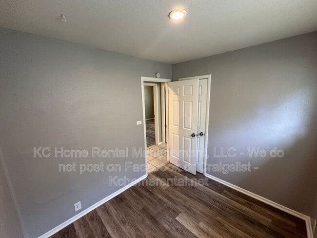 Building Photo - 10812 Newton Ave