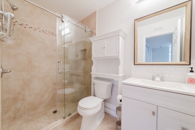 Building Photo - 3547 Cameo Dr