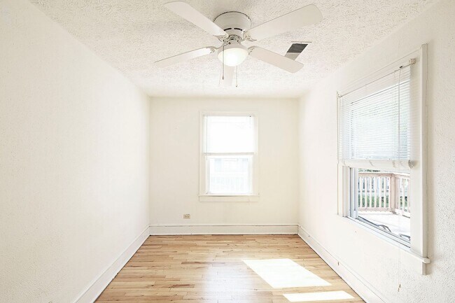 Building Photo - 1306 Chesapeake St