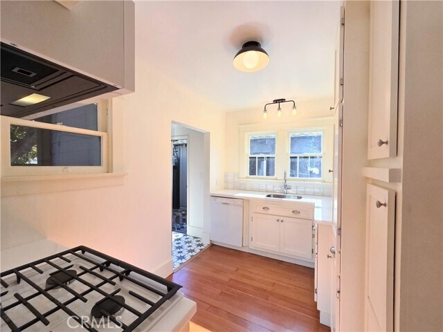 Building Photo - 3624 E 8th St