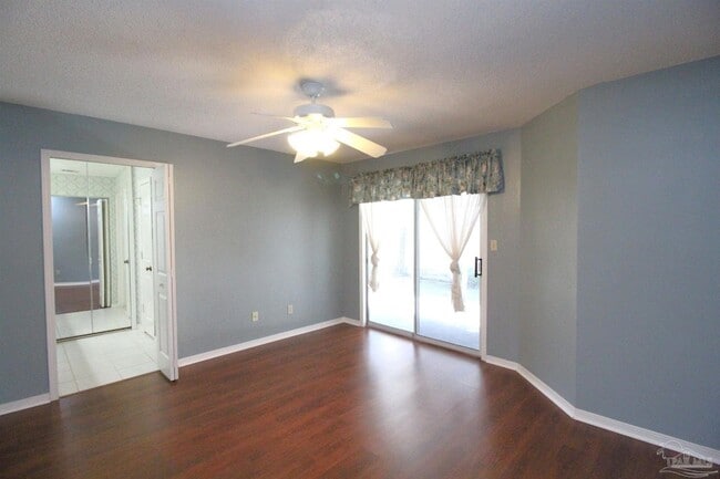 Building Photo - 8154 Treetop Ln