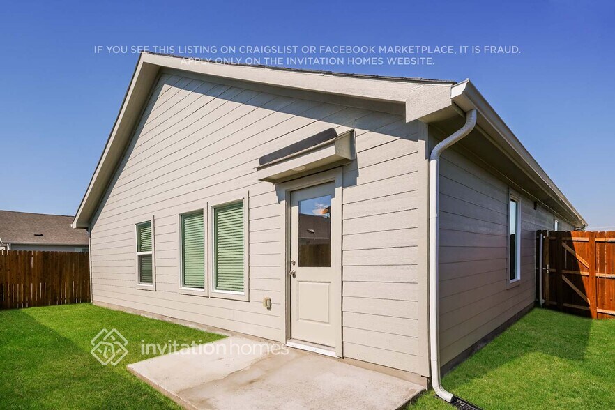 Building Photo - 2624 Bartlett St