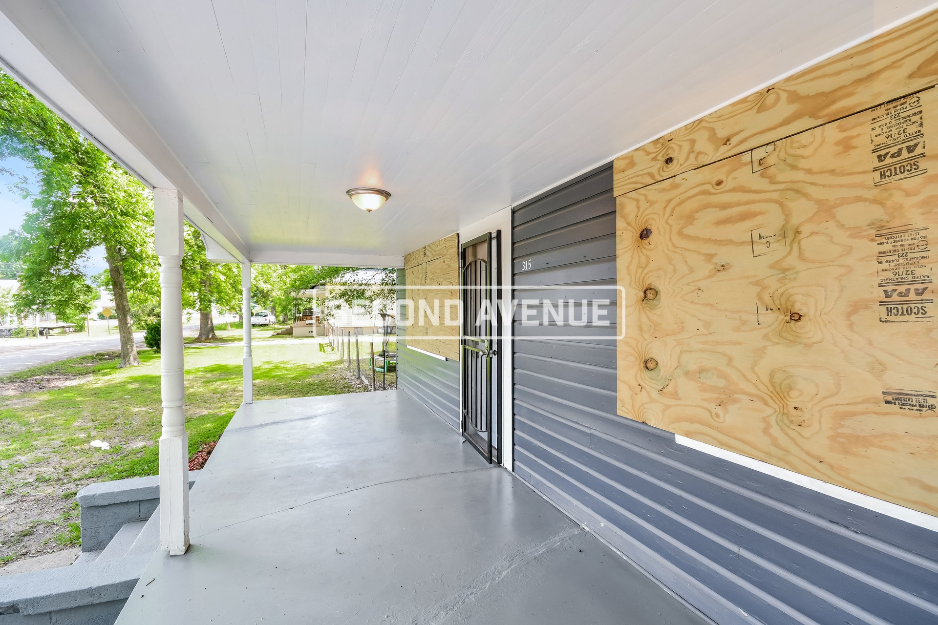 Building Photo - 315 3rd St N