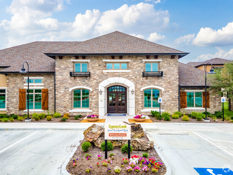 Primary Photo - Hazelwood Place Apartments