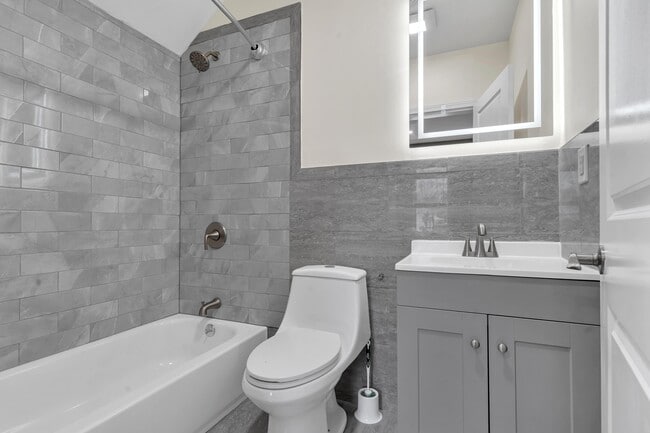 Building Photo - 11 Brett St