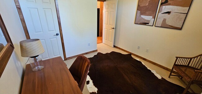Building Photo - Beautiful 3 Bed 2 Bath One-Level Home Available in Quiet Neighborhood
