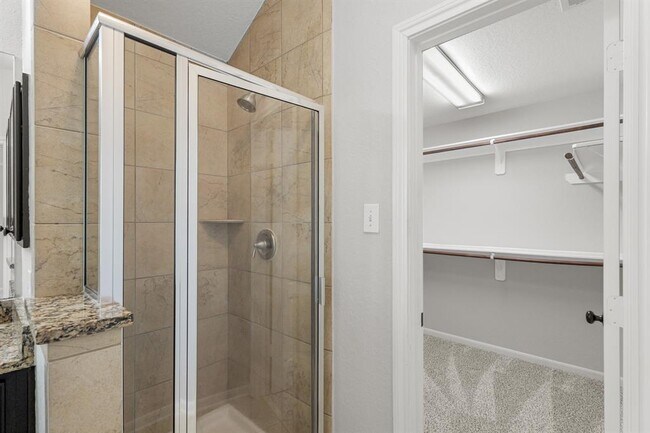 Building Photo - 13026 Davenport Hills Ln